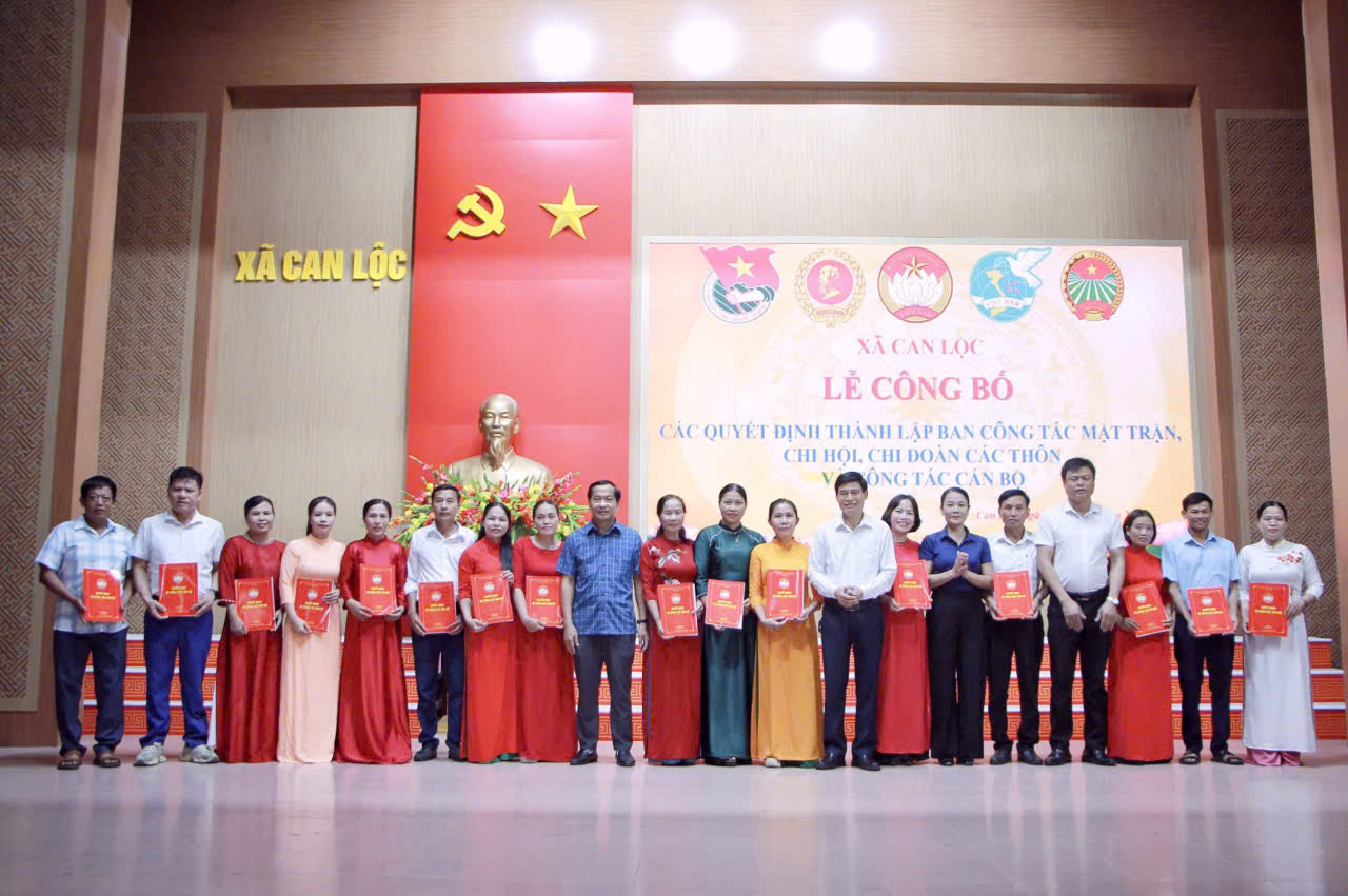 Ủy ban MTTQ và các tổ chức chính trị - xã hội xã Can Lộc công bố các quyết định về tổ chức cán bộ và sơ kết công tác 6 tháng đầu năm 2026