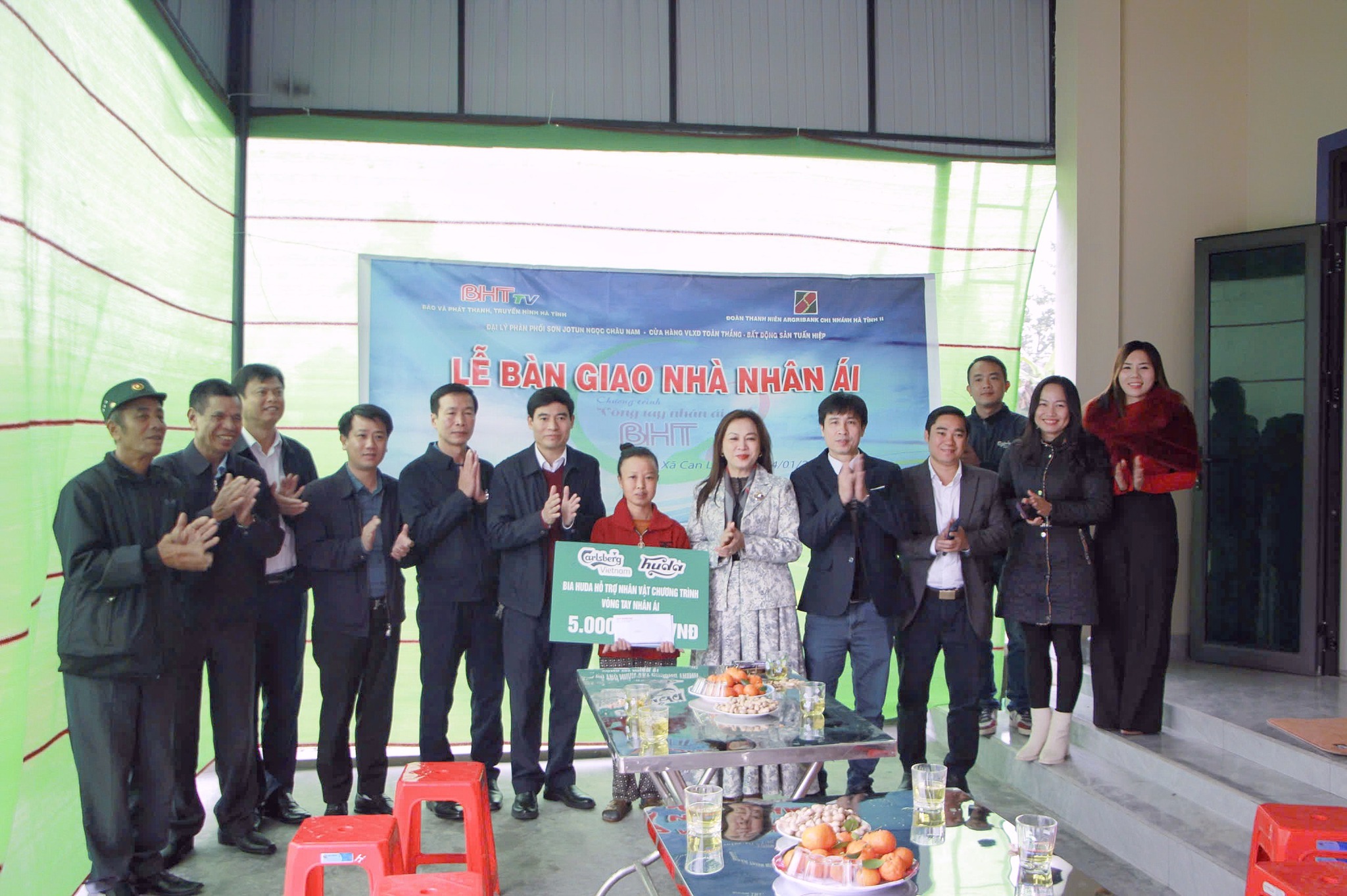 Bàn giao nhà nhân ái cho hộ có hoàn cảnh khó khăn tại xã Can Lộc 