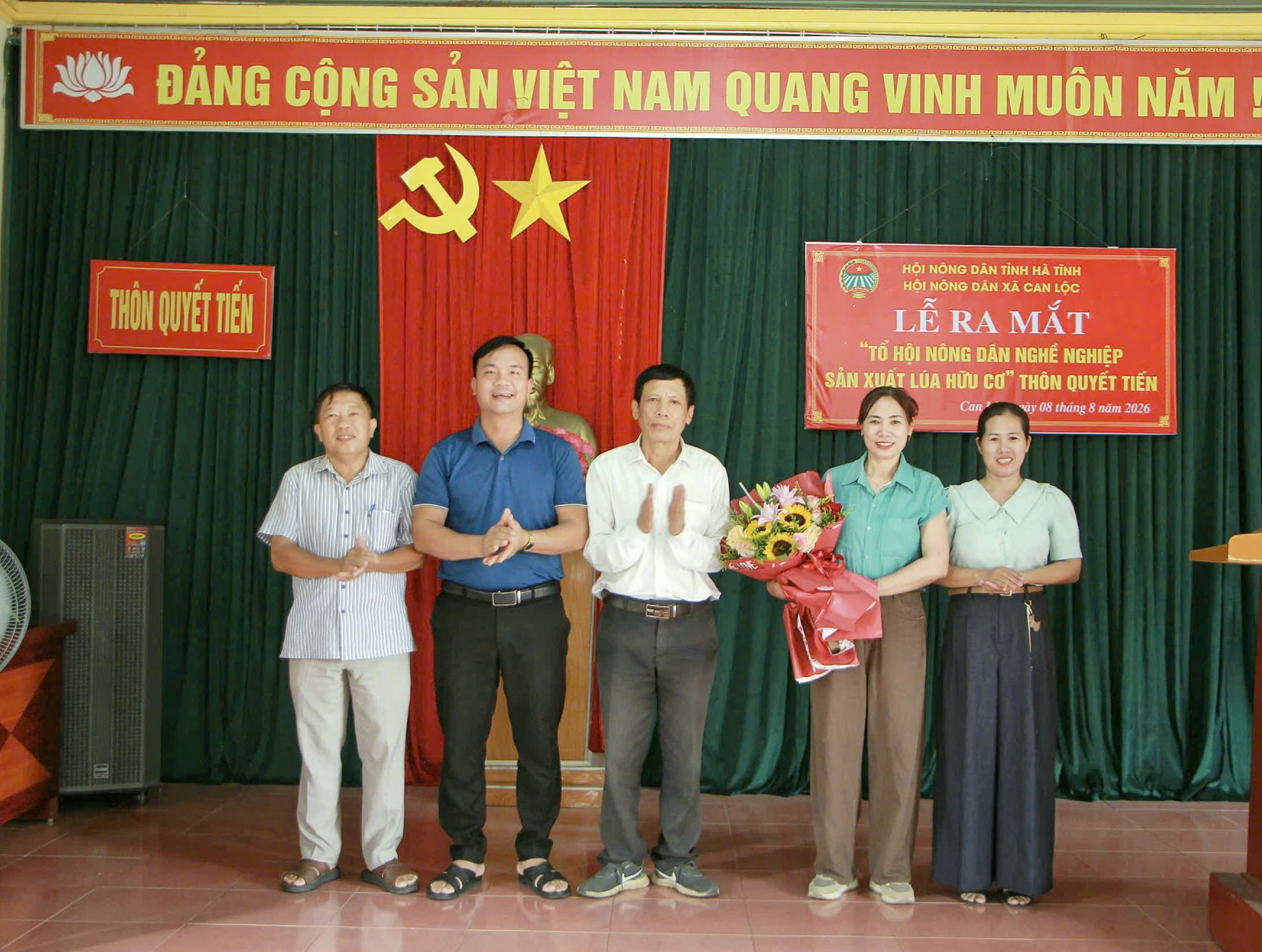 RA MẮT “TỔ HỘI NÔNG DÂN NGHỀ NGHIỆP SẢN XUẤT LÚA HỮU CƠ”