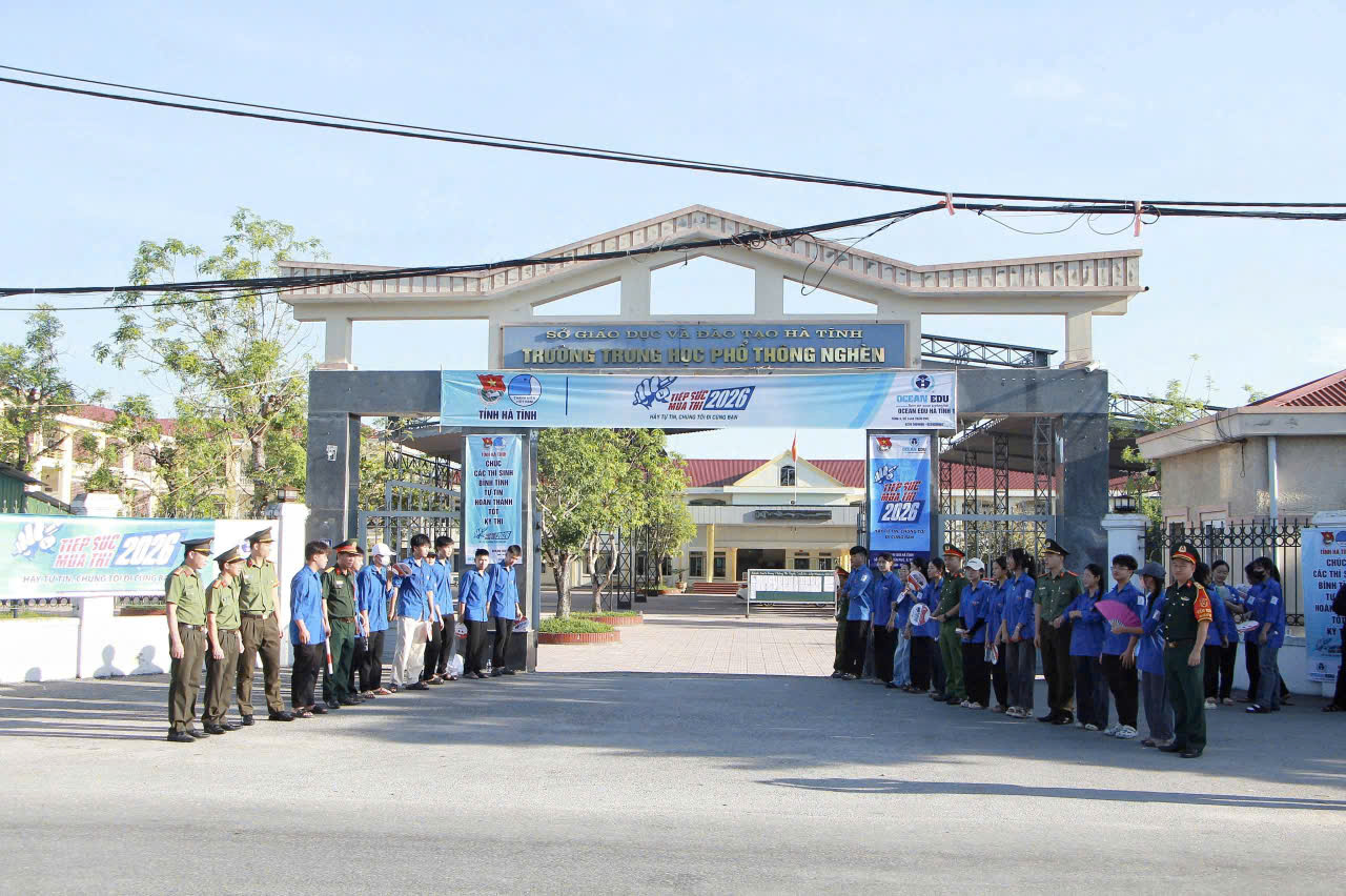 Thí sinh bước vào Kỳ thi tuyển sinh lớp 10 THPT.