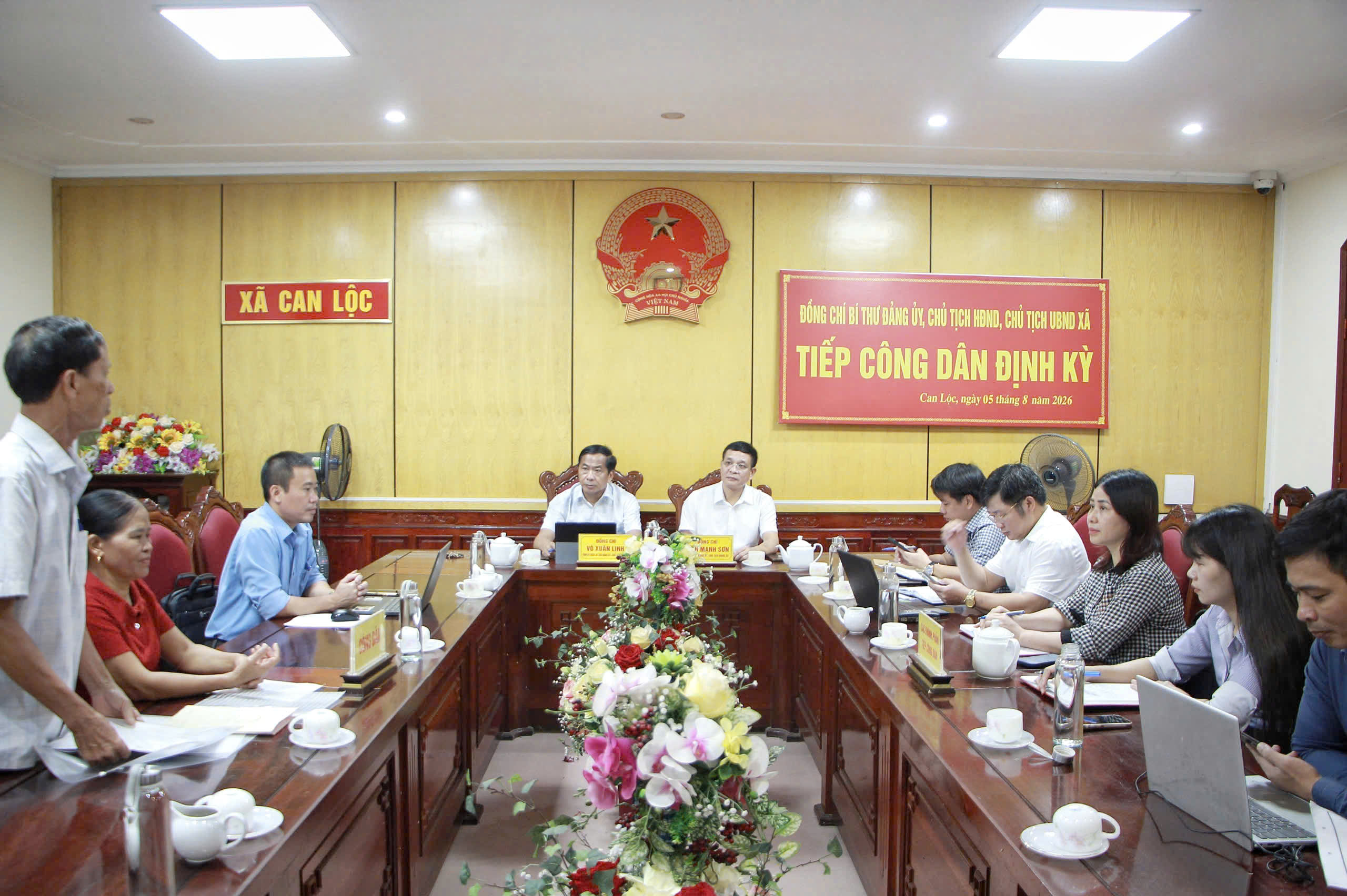 Lãnh đạo xã Can Lộc tiếp công dân định kỳ tháng 8