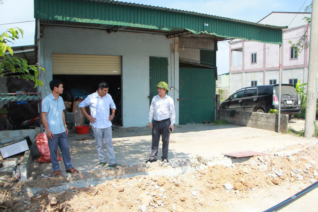 Kiểm tra tiến độ thi công dự án nước sạch phía Nam xã Can Lộc