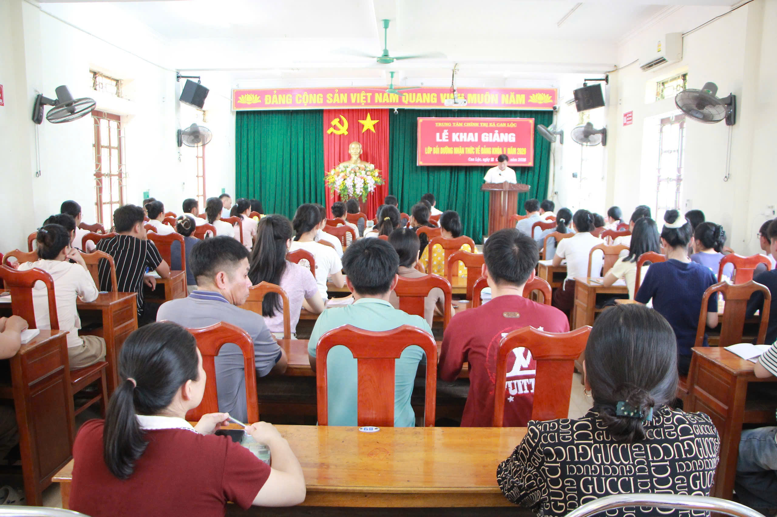 Khai giảng lớp bồi dưỡng nhận thức về Đảng khoá V năm 2026