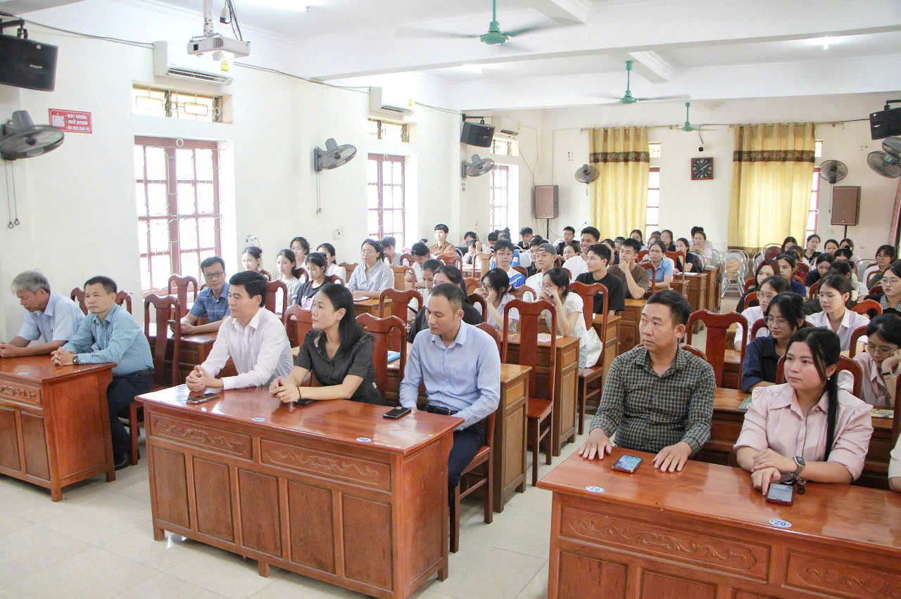 Khai giảng lớp Bồi dưỡng lý luận chính trị dành cho đảng viên mới khóa II
