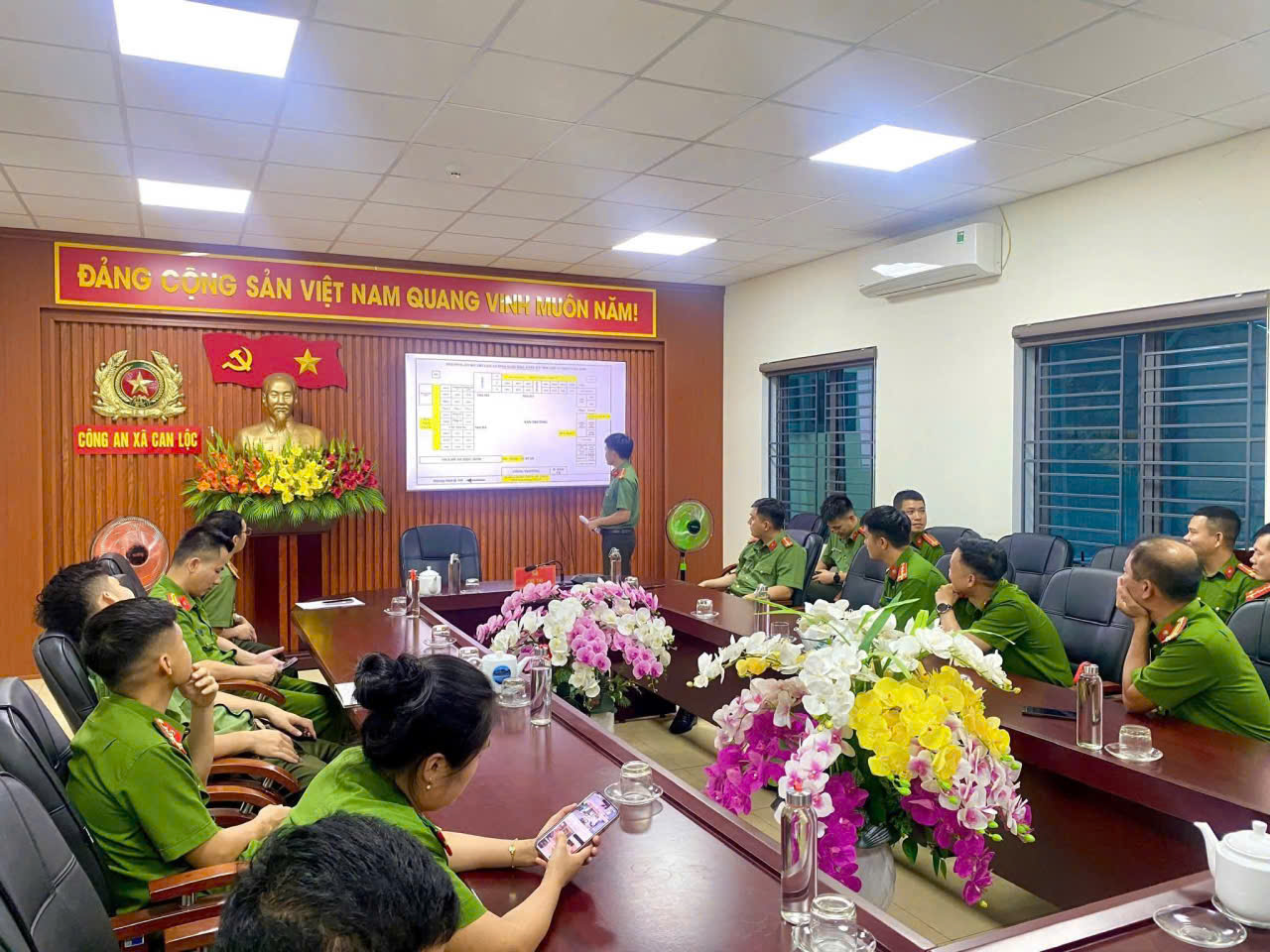 Công an xã Can Lộc chủ động bảo đảm an ninh, an toàn kỳ thi tuyển sinh lớp 10 thpt năm học 2026 - 2027.