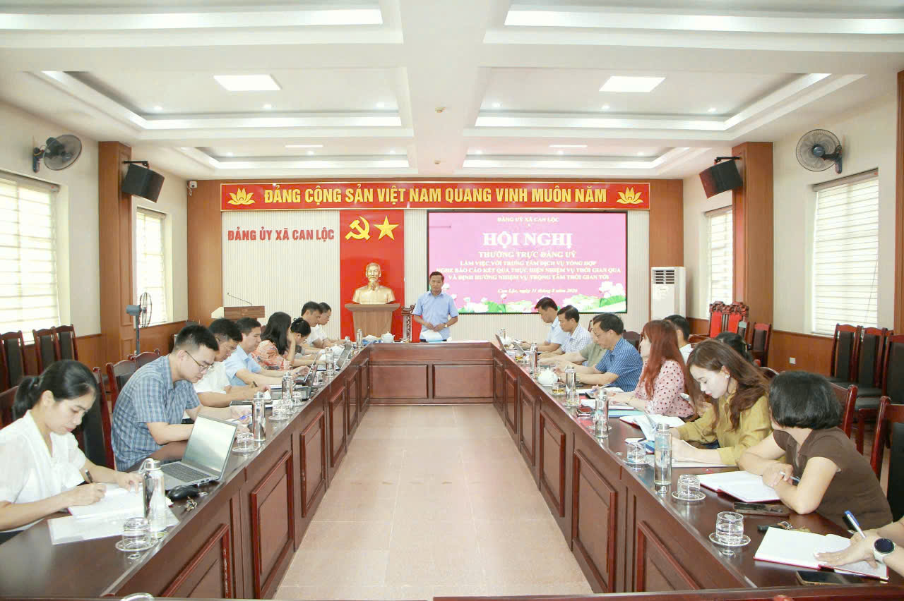 Thường trực Đảng ủy làm việc với Trung tâm Dịch vụ tổng hợp