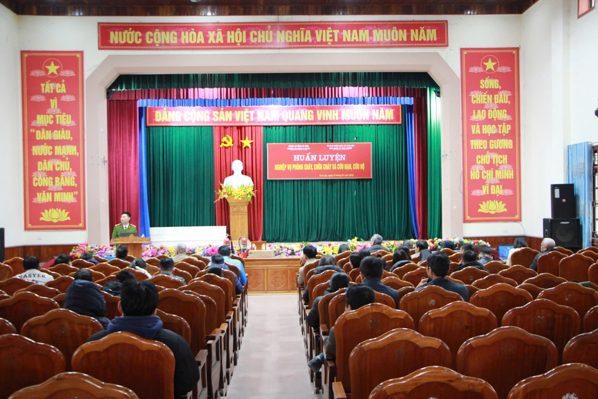 Trang bị kiến thức PCCC, cứu nạn cứu hộ cho hộ sản xuất, kinh doanh ở xã Can Lộc