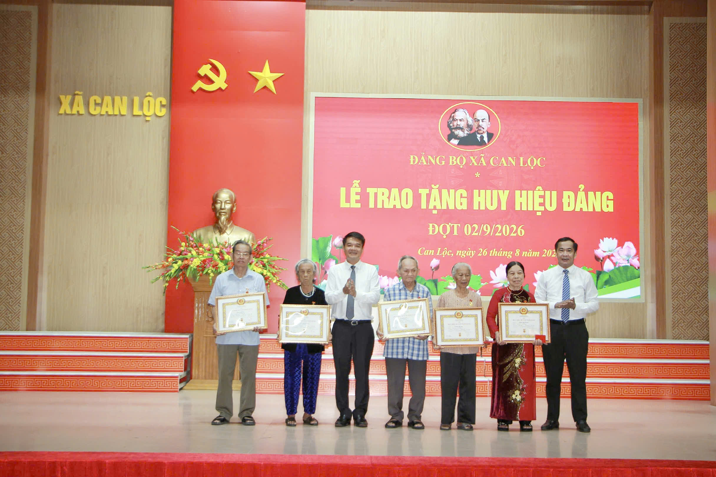 170 đảng viên thuộc Đảng bộ xã Can Lộc vinh dự được tặng Huy hiệu Đảng đợt 02/9/2026.