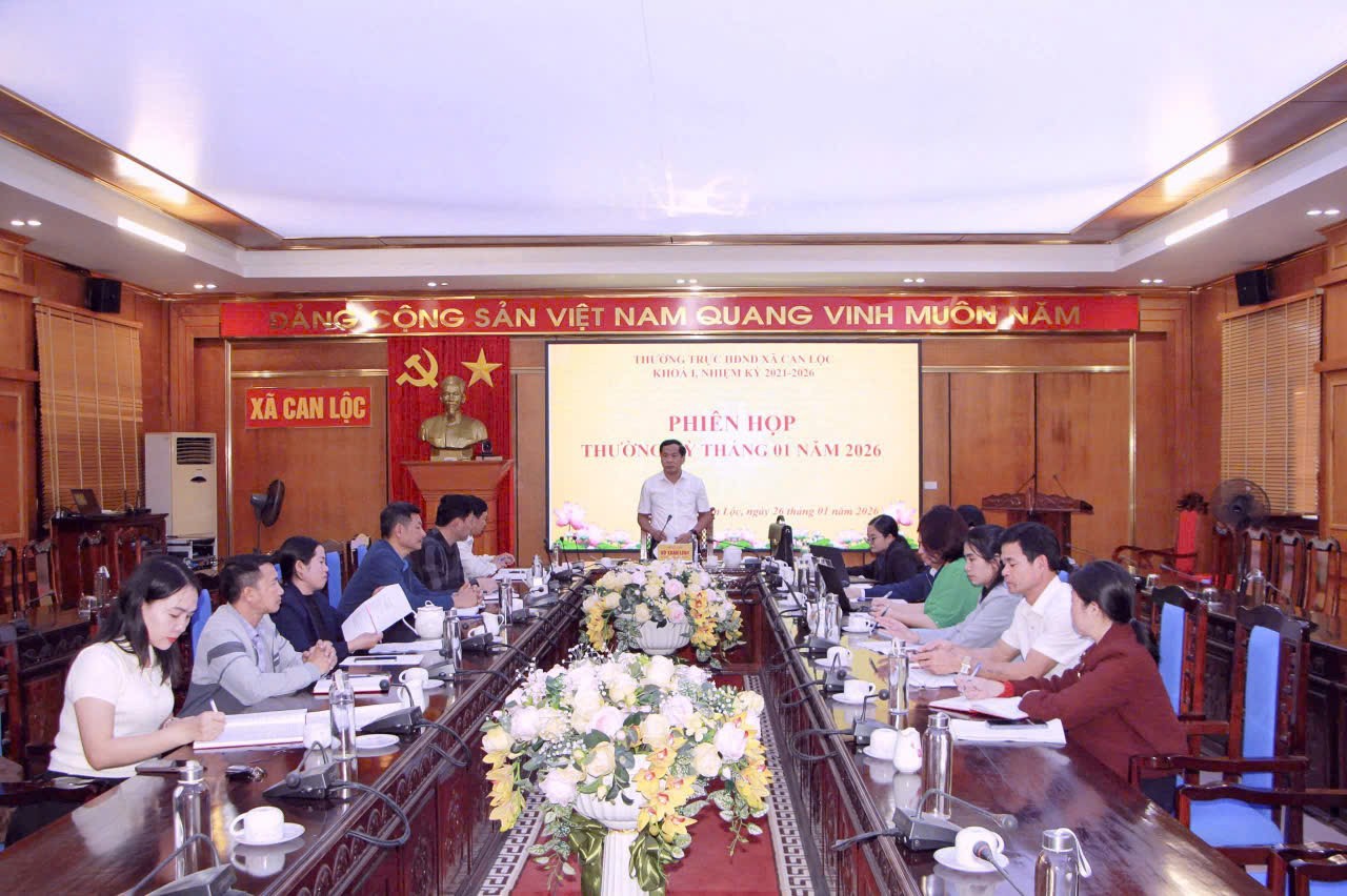 Hội đồng nhân dân xã tổ chức phiên họp thường kỳ tháng 1