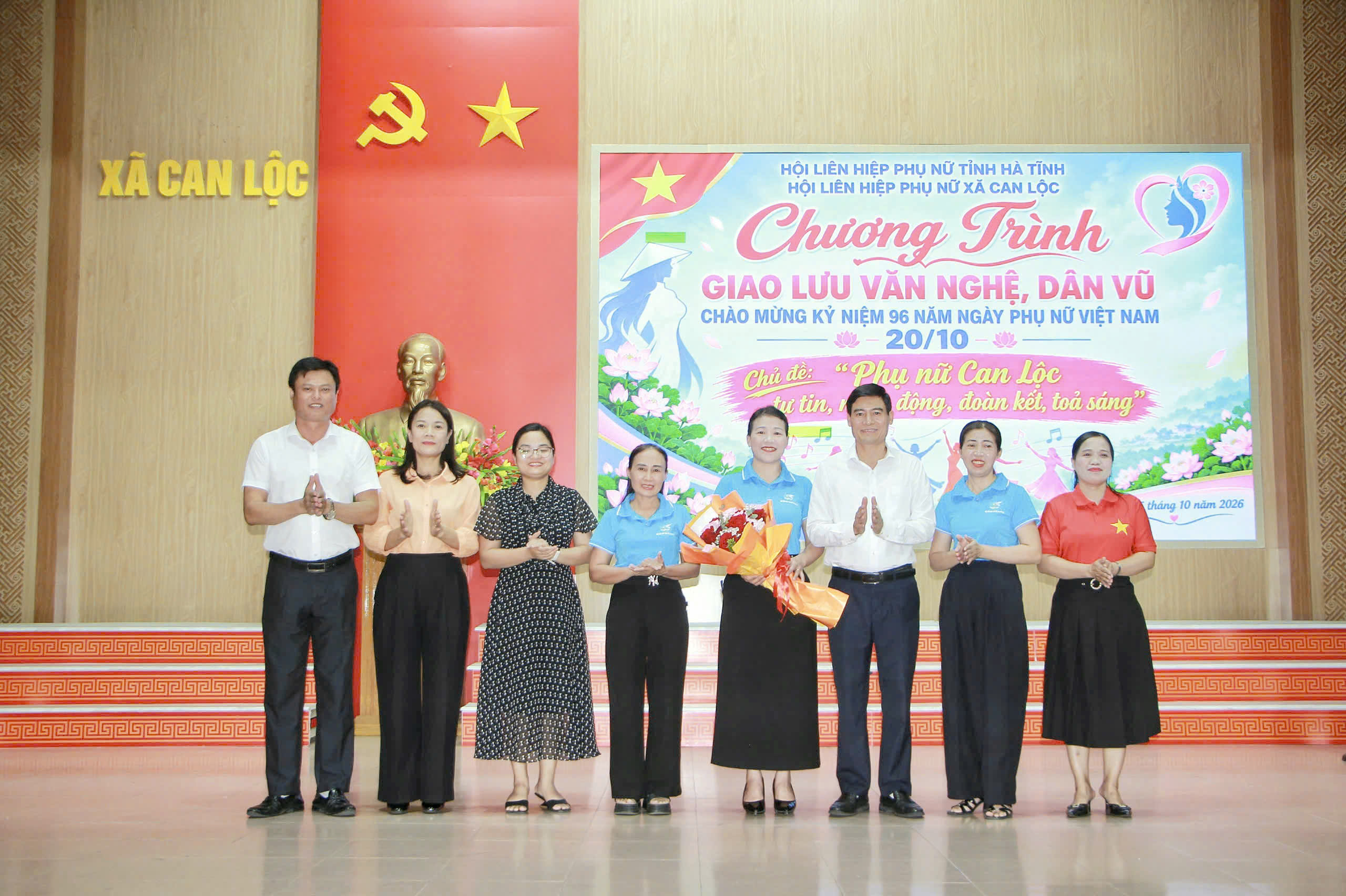 Phụ nữ xã Can Lộc tổ chức chương trình giao lưu văn nghệ, dân vũ dịp 20/10