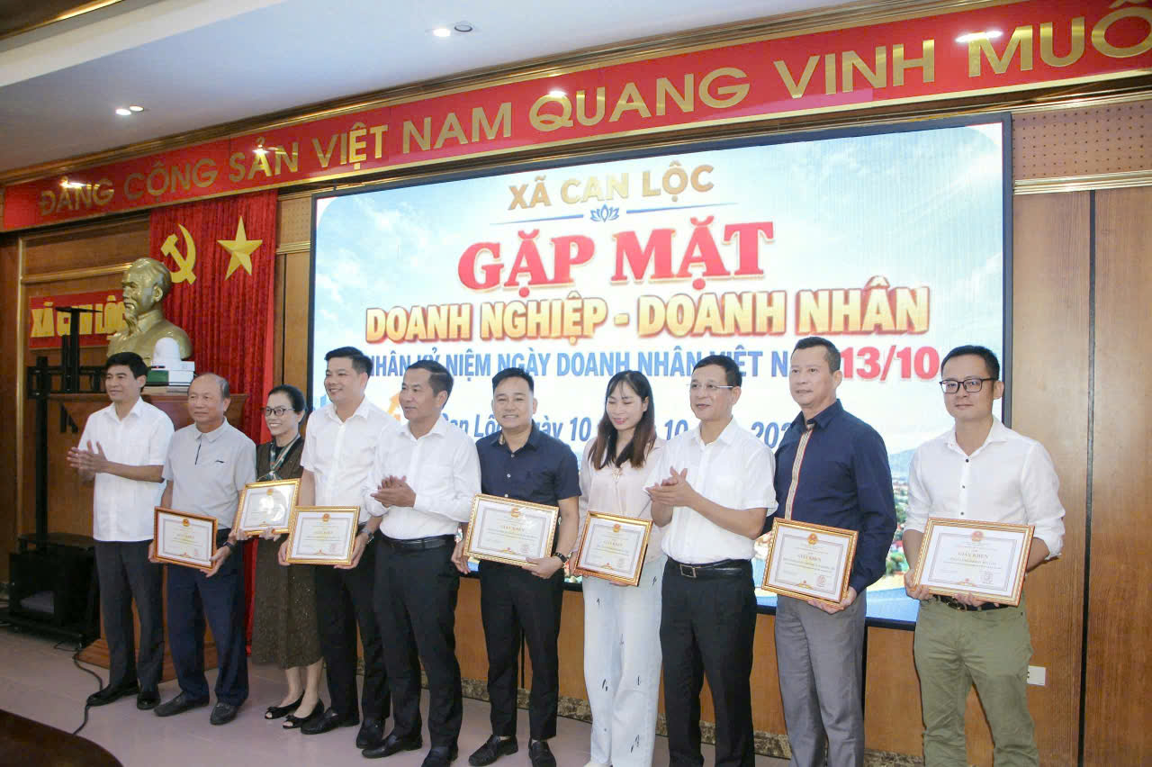 CAN LỘC nhiều hoạt động Kỷ niệm ngày Doanh nhân Việt Nam 13 - 10