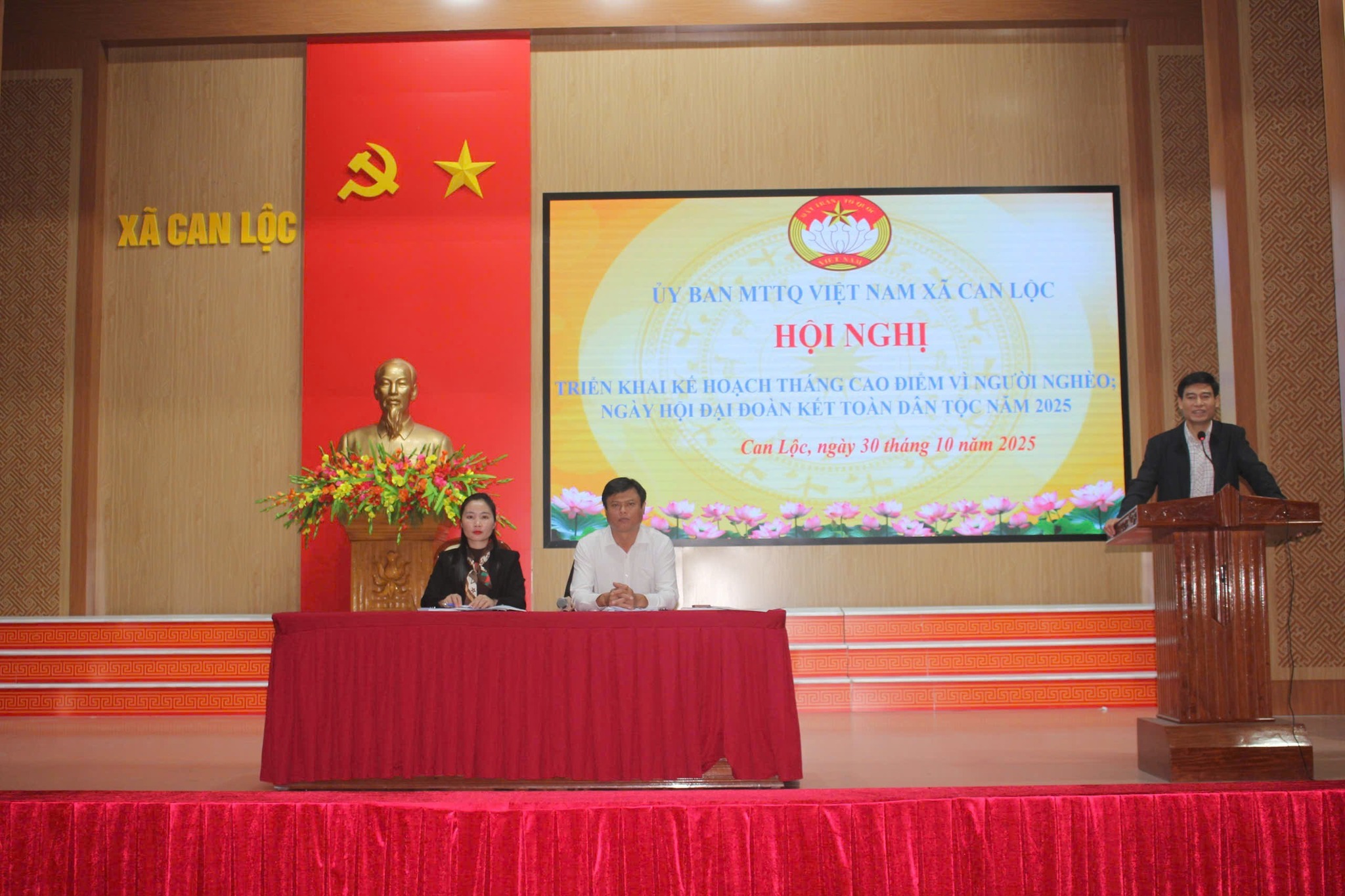 Triển khai kế hoạch Tháng cao điểm “Vì người nghèo” và Ngày hội Đại đoàn kết toàn dân