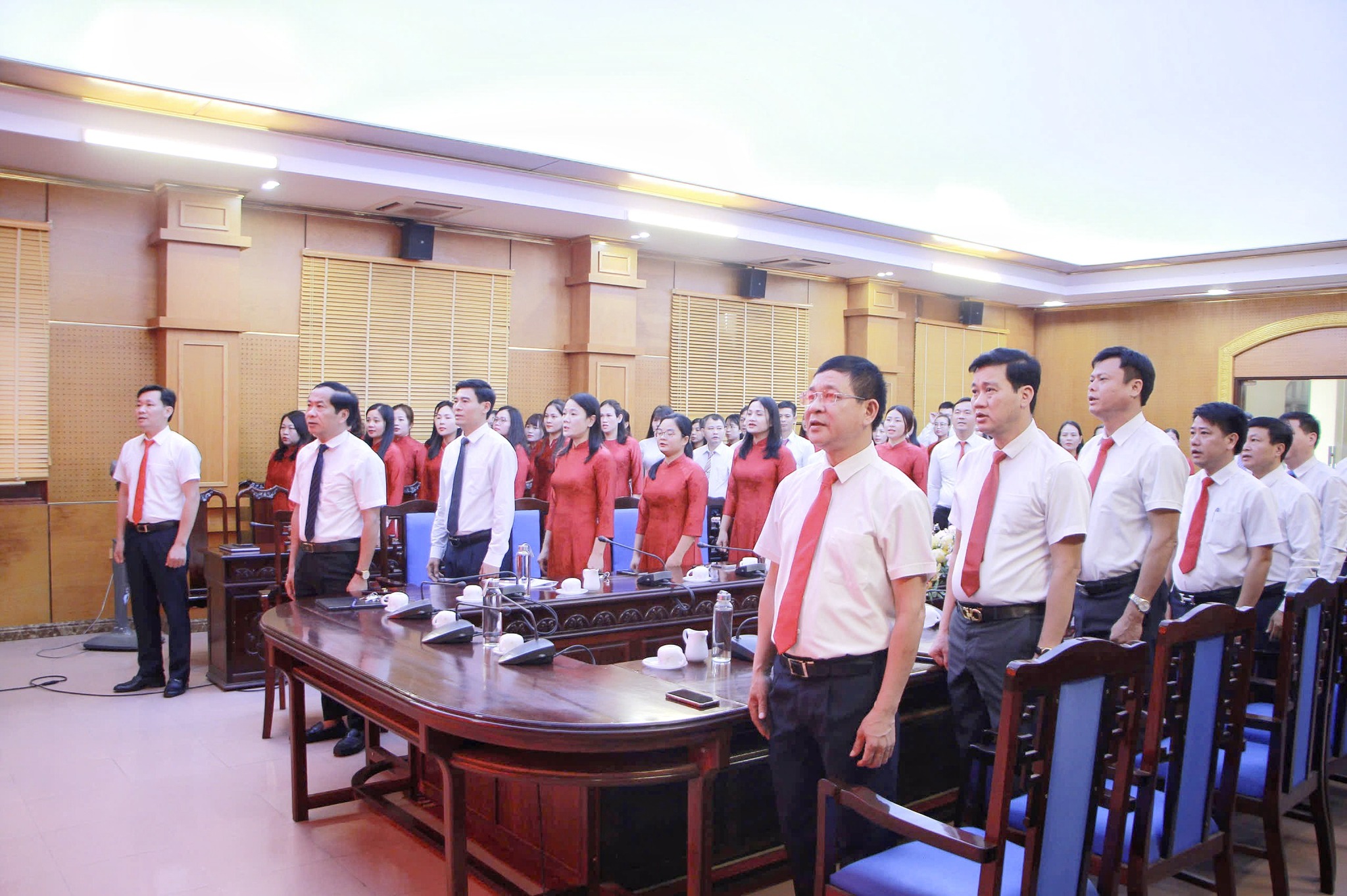 Can Lộc tổ chức lễ chào cờ tháng 04/2026 